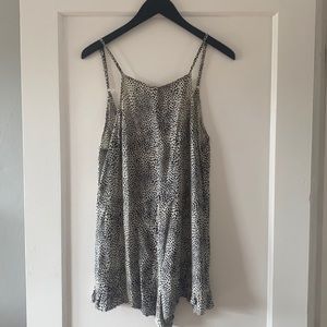 Soft short romper- plunging back